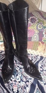 Women's  black pointy cowgirl boots ,Italian